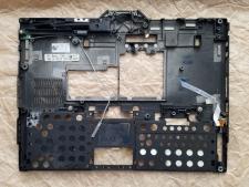 Нижня частина Dell&nbsp;Latitude&nbsp;XT